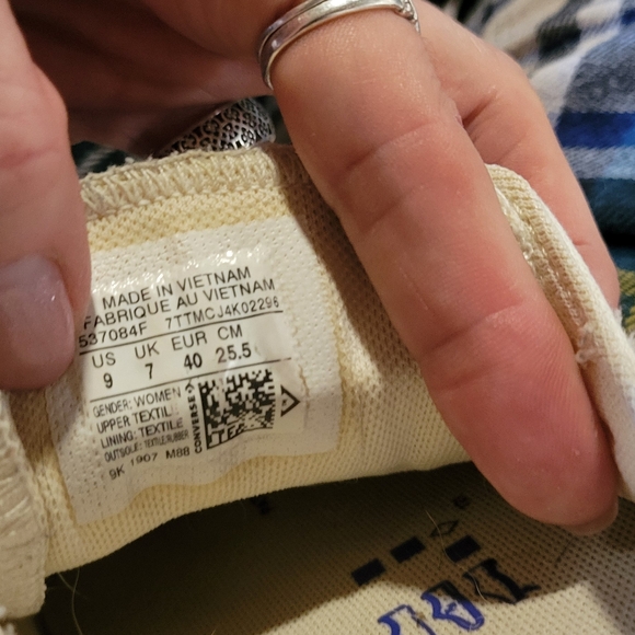 Converse Slip In White Sneakers - Picture 5 of 6